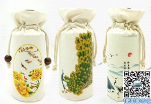 订做各种中高档适用织锦缎白酒包装袋、麻布包装袋、时尚绒布包装袋、棉布包装袋、抽绳束口袋等包装袋